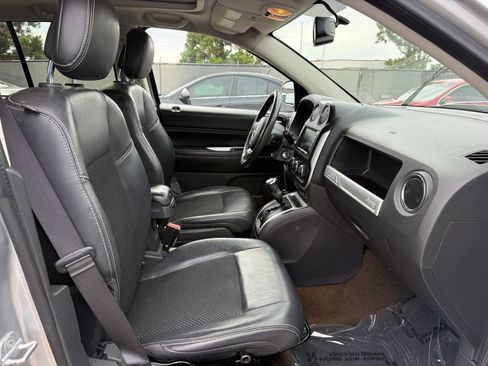 Used 2014 Jeep Compass Latitude w/ Sun/Sound Group FWD image 18