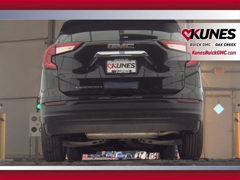 Used 2024 GMC Terrain SLE image 8