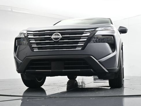 Used 2024 Nissan Rogue SV AWD/4WD image 25