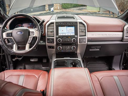 Used 2019 Ford F250 Platinum w/ Platinum Ultimate Package AWD/4WD image 34