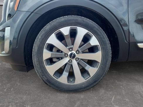 Used 2022 Kia Telluride EX w/ EX Premium Package FWD image 9