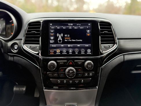 Used 2021 Jeep Grand Cherokee Limited image 14