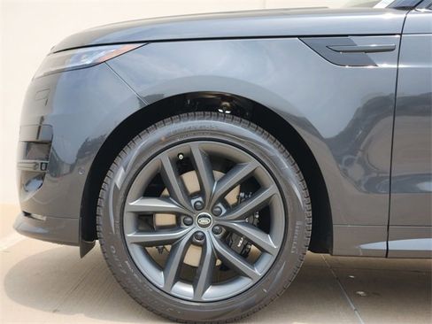 New 2025 Land Rover Range Rover Sport Dynamic SE image 9