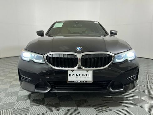 Used 2022 BMW 330i Sedan w/ Convenience Package RWD image 3