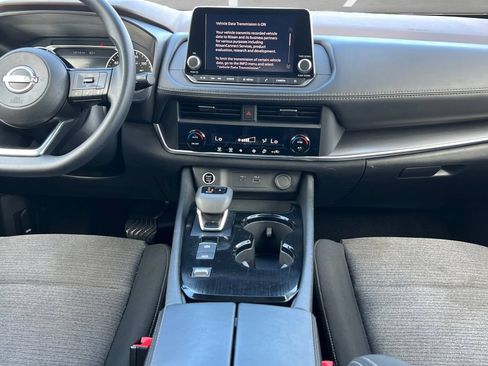 Used 2023 Nissan Rogue SV FWD image 3