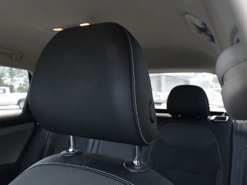 Used 2024 Volkswagen Taos SE image 20