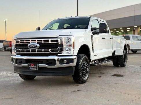 Used 2024 Ford F350 XLT w/ FX4 Off-Road Package image 4