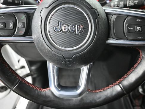 Used 2018 Jeep Wrangler Unlimited Rubicon w/ Dual Top Group AWD/4WD image 17