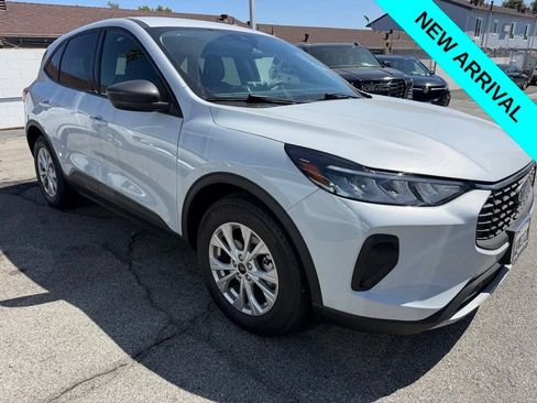 Used 2025 Ford Escape Active FWD image 2