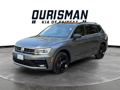 Used 2019 Volkswagen Tiguan SEL Premium R-Line w/ 3rd Row Seat Package AWD/4WD image 3