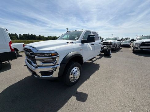 New 2026 RAM 5500 Tradesman w/ Chrome Appearance Group AWD/4WD image 7