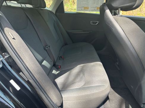 Used 2025 Kia K4 LXS FWD image 38