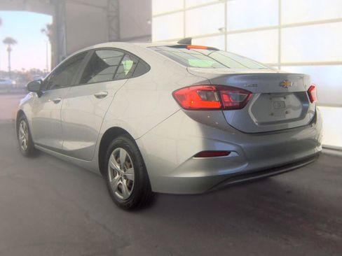 Used 2018 Chevrolet Cruze LS FWD image 6