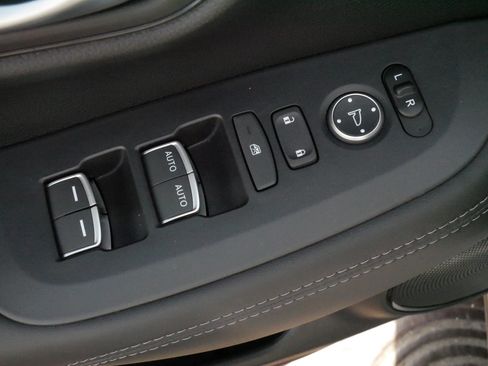 Certified 2026 Honda HR-V EX-L image 19