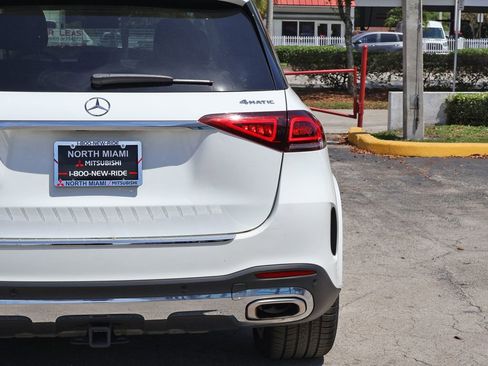 Used 2021 Mercedes-Benz GLE 450 4MATIC w/ AMG Line Exterior image 18
