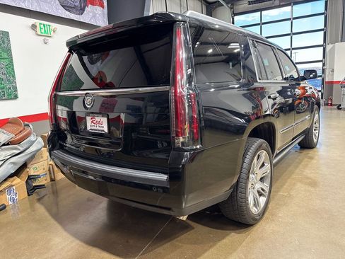 Used 2015 Cadillac Escalade Premium RWD image 24