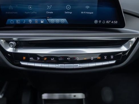 Used 2024 Cadillac Lyriq Tech RWD image 38