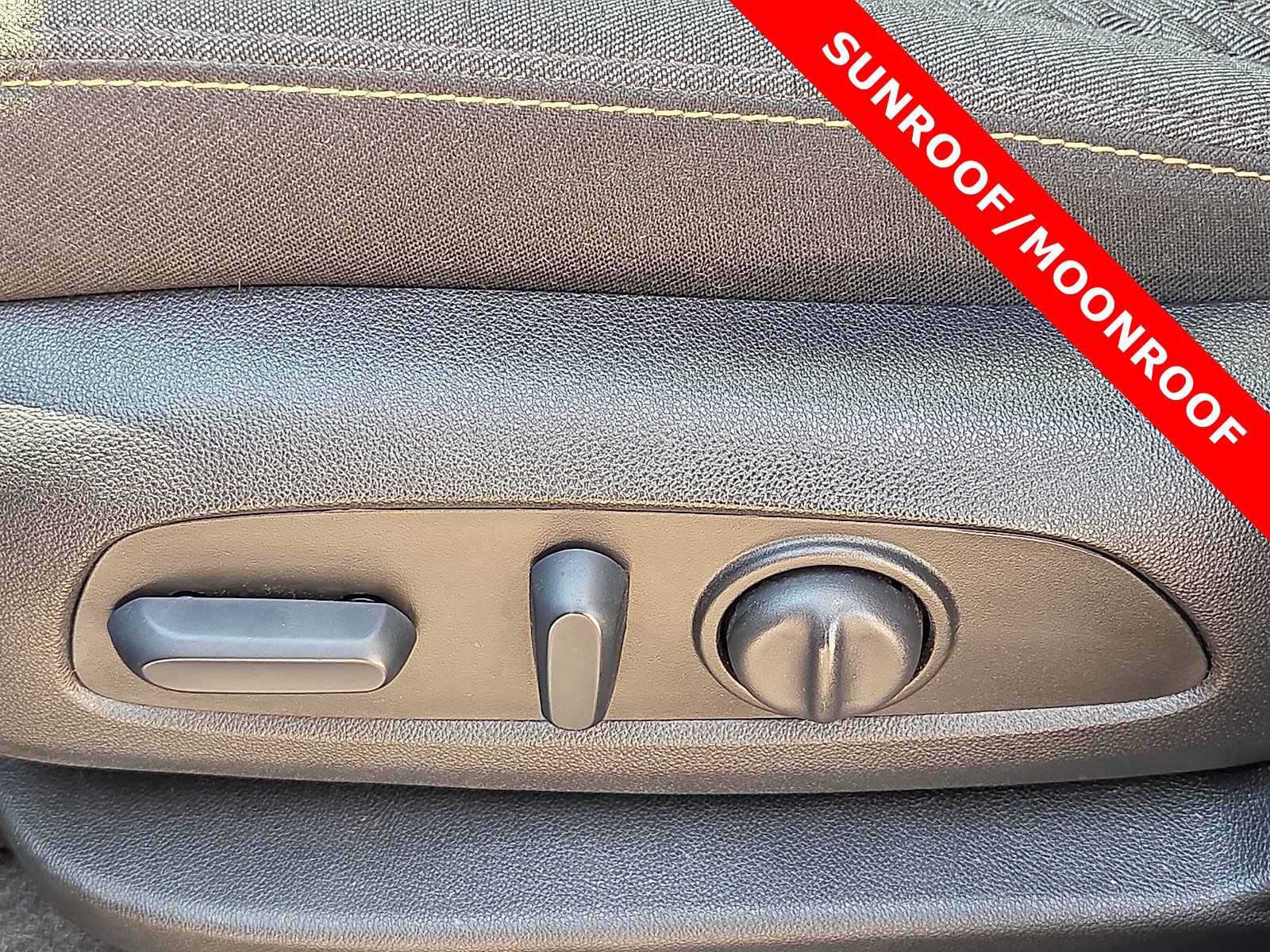 Used 2023 Chevrolet Equinox LT FWD image 14