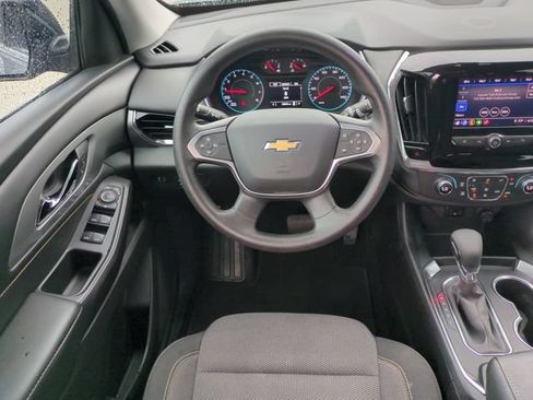 Used 2021 Chevrolet Traverse LS FWD image 19