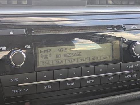 Used 2014 Toyota Corolla L image 12