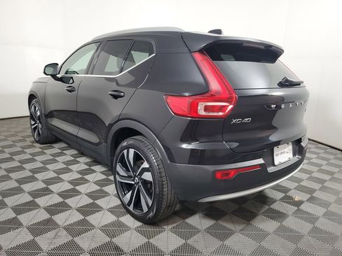 Certified 2025 Volvo XC40 B5 Plus image 6
