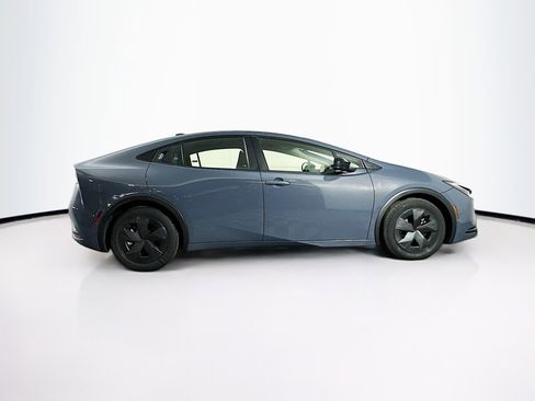 Used 2023 Toyota Prius LE image 10