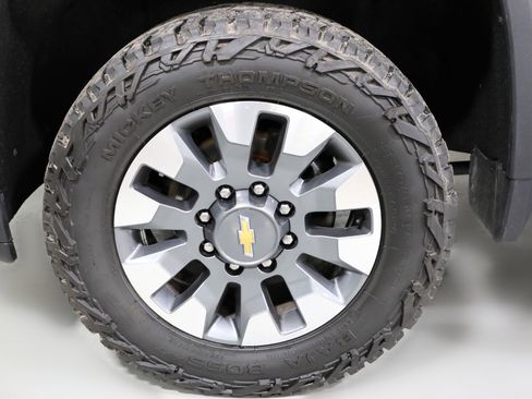 Used 2022 Chevrolet Silverado 2500 Custom w/ Custom Value Package image 22