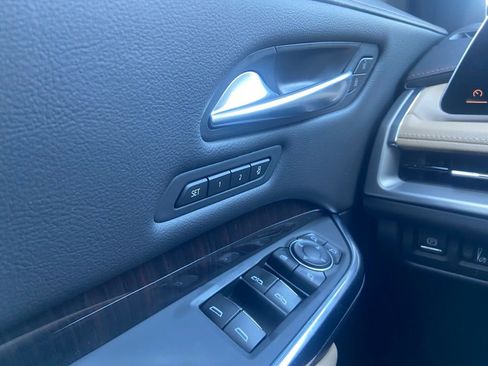Certified 2025 Cadillac XT4 Premium Luxury FWD image 19