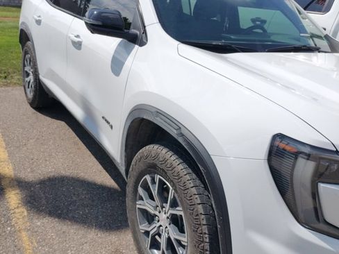 Used 2024 GMC Acadia AT4 w/ Luxury Package AWD/4WD image 3