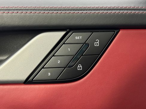 Used 2025 Porsche 911 Carrera image 16