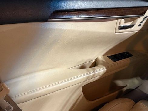 Used 2013 Lexus ES 350 image 32