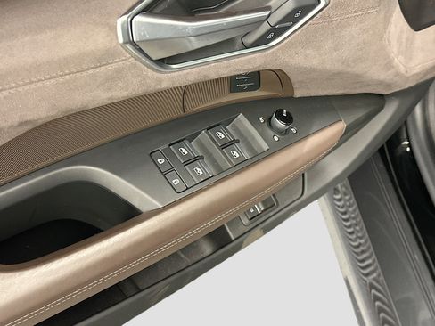 Used 2022 Audi e-tron GT Premium Plus image 15