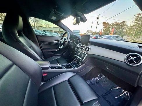 Used 2018 Mercedes-Benz CLA 250 image 13
