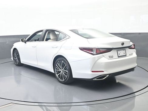 Used 2025 Lexus ES 350 w/ Premium Package FWD image 4