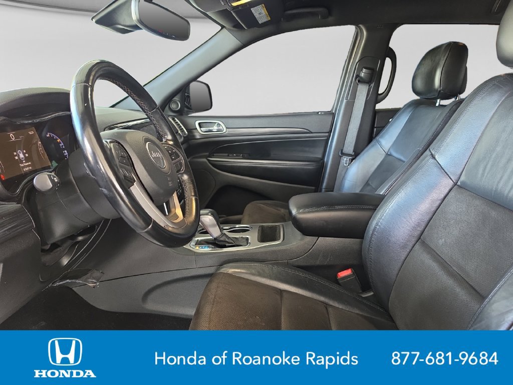 Used 2020 Jeep Grand Cherokee Laredo w/ Laredo X Package RWD image 10