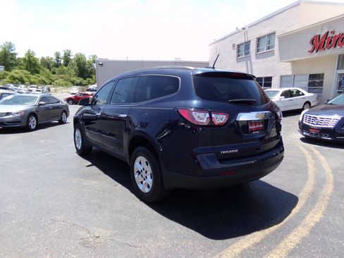 Used 2017 Chevrolet Traverse LS FWD image 6