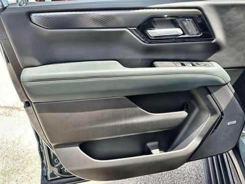 New 2026 GMC Yukon XL AT4 image 21