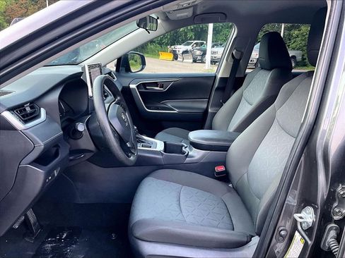 Certified 2025 Toyota RAV4 XLE AWD/4WD image 4