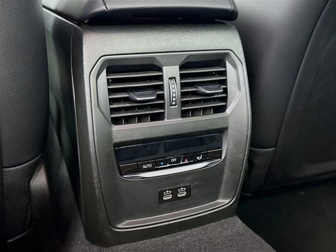 New 2026 BMW 330i xDrive Sedan w/ M Sport Package image 27