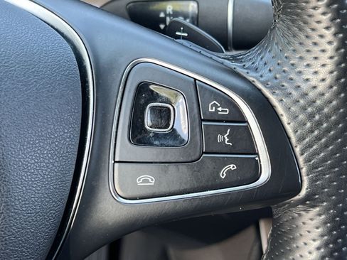 Used 2018 Mercedes-Benz E 300 4MATIC image 36