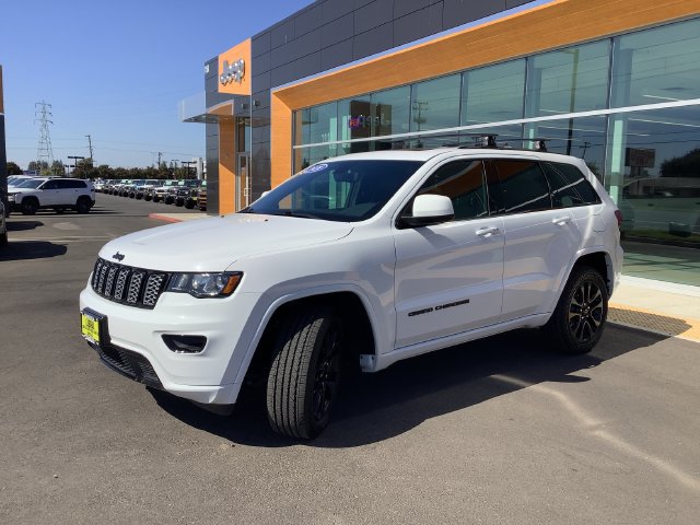 Used 2020 Jeep Grand Cherokee Altitude AWD/4WD image 5