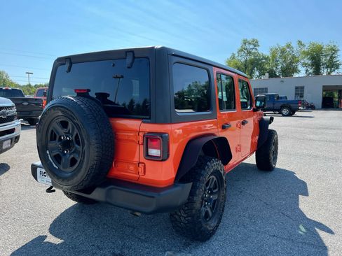 Used 2018 Jeep Wrangler Unlimited Sport AWD/4WD image 3