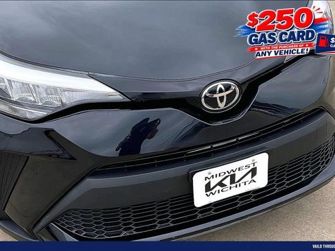 Used 2021 Toyota C-HR LE FWD image 29