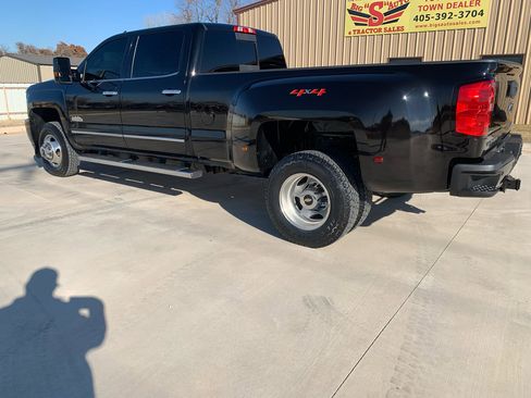 Used 2015 Chevrolet Silverado 3500 High Country w/ Duramax Plus Package image 4