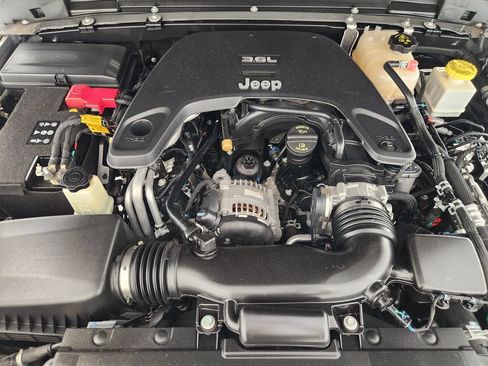 Used 2021 Jeep Gladiator Mojave w/ LED Lighting Group AWD/4WD image 32
