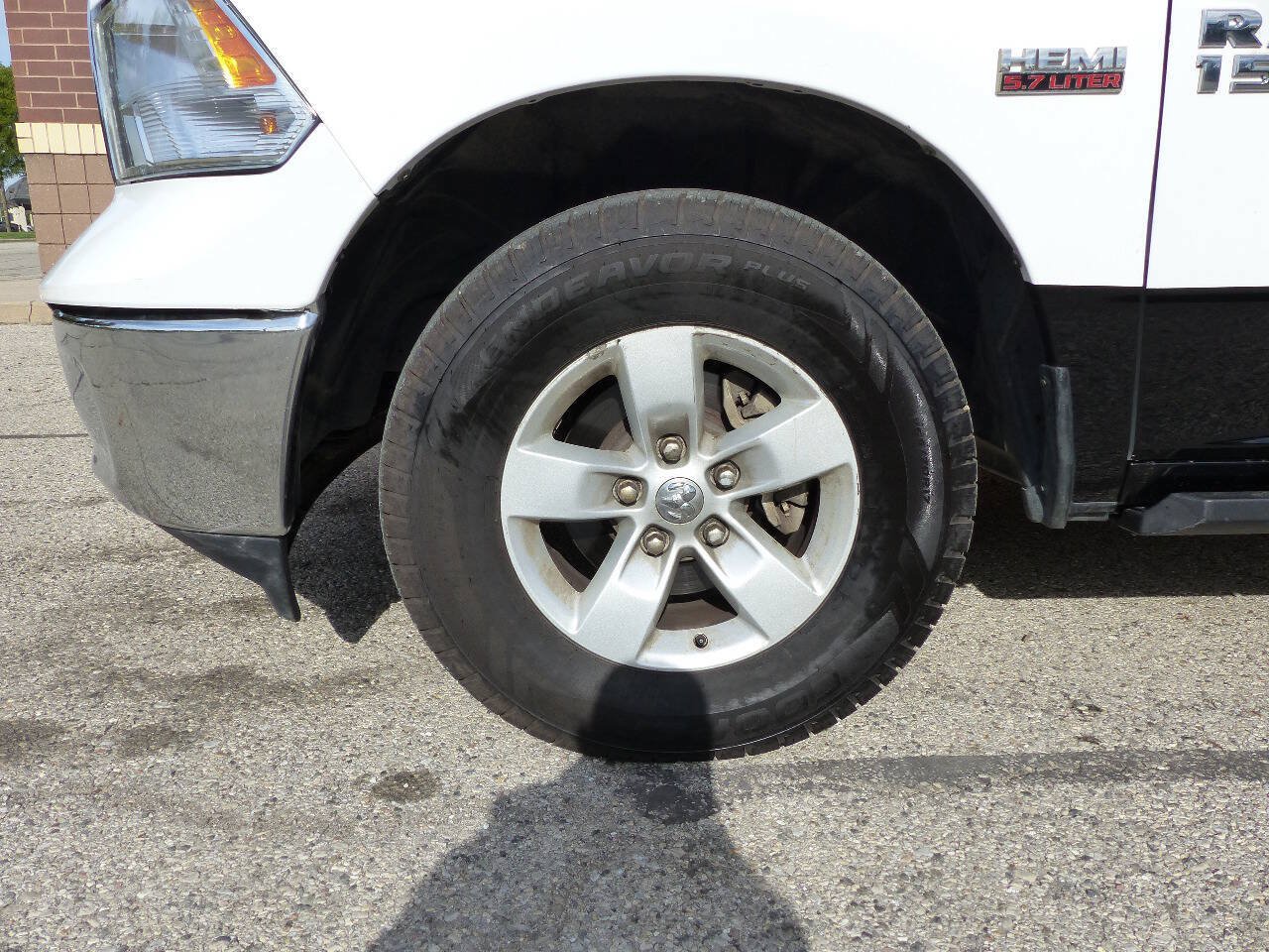 Used 2021 RAM 1500 Tradesman w/ Chrome Appearance Group AWD/4WD image 16