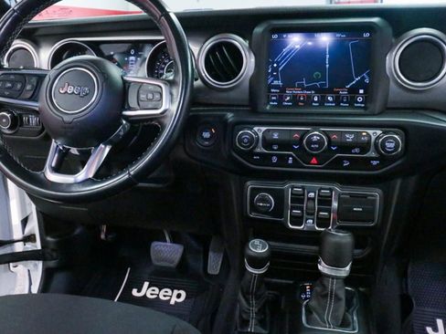Used 2020 Jeep Wrangler Unlimited Sahara image 26