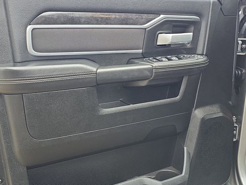 Used 2024 RAM 2500 Big Horn w/ Safety Group image 7