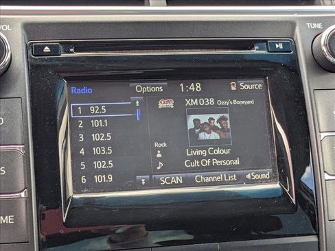 Used 2015 Toyota Camry LE w/ Moonroof Package FWD image 14