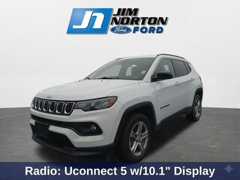 Used 2024 Jeep Compass Latitude AWD/4WD image 4